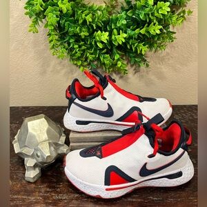 NWOT NIKE AIR PG4 USA BASKETBALL SNEAKERS